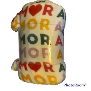 The Big One Supersoft Throw -- Amor